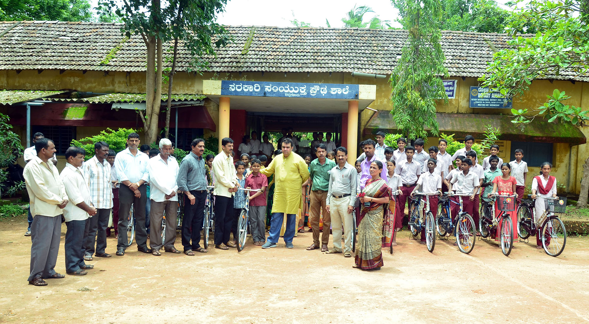 ಉಡುಪಿ: ಶಾಲಾ ವಿದ್ಯಾರ್ಥಿಗಳಿಗೆ ಸೈಕಲ್ ವಿತರಣೆ